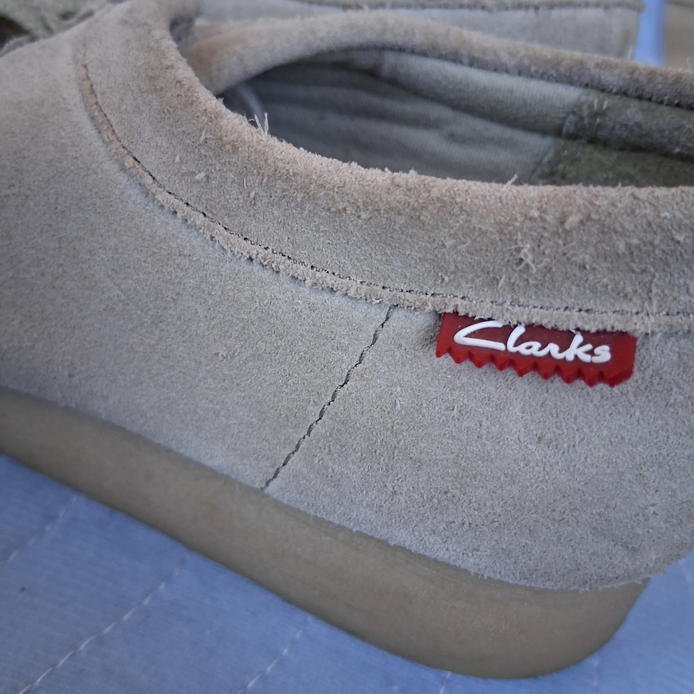 Clark Women's Suede Casual Wallaby Shoes in Light Beige - Picture 4 of 6